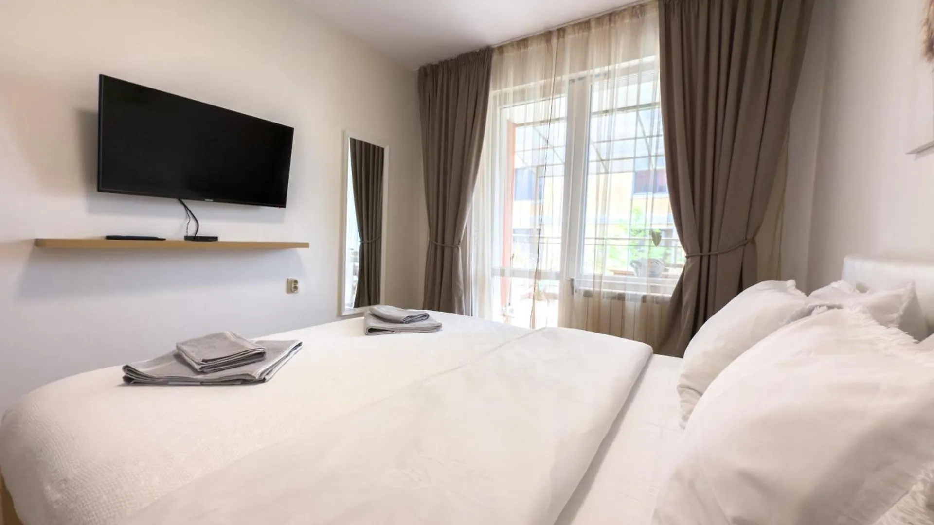Maryland Apartment Incl Private Parking Spot ソフィア